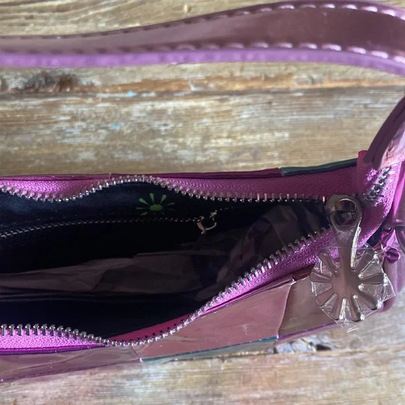NWOT Delia’s pink metallic patchwork shoulder bag - Picture 3 of 3